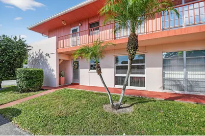 7 Golfs Edge #D, West Palm Beach, FL 33417 - Photo 8