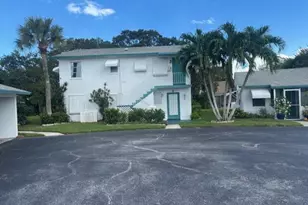 10162 N Meridian Way N, Palm Beach Gardens, FL 33410 - Photo 2