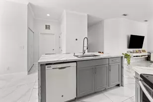 10880 SW Stephanie Way, Port Saint Lucie, FL 34987 - Photo 16