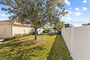 10880 SW Stephanie Way, Port Saint Lucie, FL 34987 - Photo 36