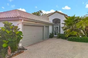 11853 Fountainside Cir, Boynton Beach, FL 33437 - Photo 2