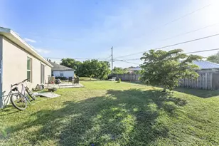 1122 SW Del Rio Blvd, Port Saint Lucie, FL 34953 - Photo 24