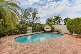 2312 Las Casitas Dr, Wellington, FL 33414 - Photo 10