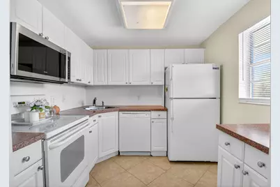 2182 NE 1st Way #202, Boynton Beach, FL 33435 - Photo 2