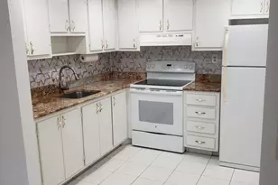 688 Burgundy O, Delray Beach, FL 33484 - Photo 6