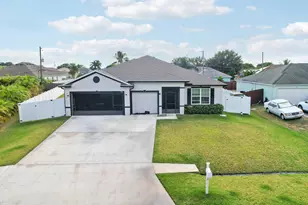 684 SW Jada Rd, Port Saint Lucie, FL 34953 - Photo 1
