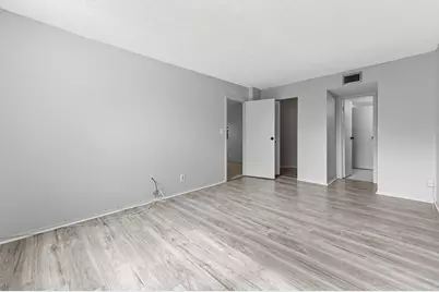 2650 NW 49th Avenue #422, Lauderdale Lakes, FL 33313 - Photo 10