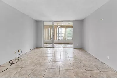 2650 NW 49th Avenue #422, Lauderdale Lakes, FL 33313 - Photo 4