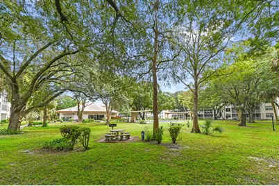 2650 NW 49th Avenue #422, Lauderdale Lakes, FL 33313 - Photo 20