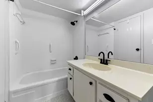 2650 NW 49th Ave, Lauderdale Lakes, FL 33313 - Photo 18