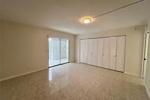 3027 Newport H, Deerfield Beach, FL 33442 - Photo 10