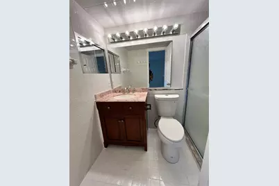 3027 Newport H, Deerfield Beach, FL 33442 - Photo 12