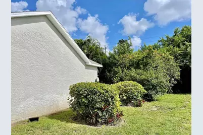 8278 Sand Pine Circle, Port Saint Lucie, FL 34952 - Photo 8