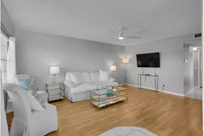 336 Dorset H, Boca Raton, FL 33434 - Photo 4