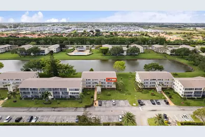 336 Dorset H, Boca Raton, FL 33434 - Photo 2