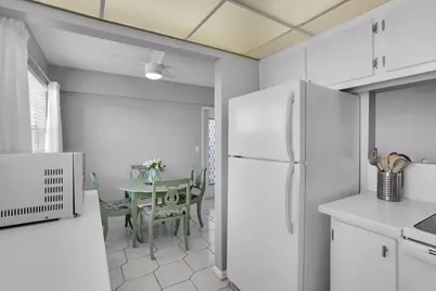 336 Dorset H, Boca Raton, FL 33434 - Photo 10