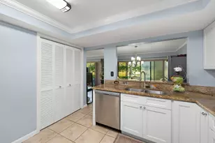 9460 Meadowood Dr, Fort Pierce, FL 34951 - Photo 8