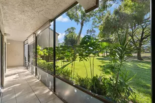 9460 Meadowood Dr, Fort Pierce, FL 34951 - Photo 2