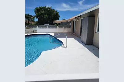 27 Vista Del Rio, Boynton Beach, FL 33426 - Photo 2