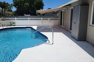 27 Vista Del Rio, Boynton Beach, FL 33426 - Photo 2