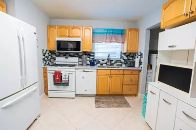 4386 Bamboo Drive, Palm Beach Gardens, FL 33410 - Photo 6