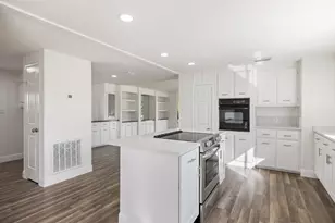 218 S Maple St, Fellsmere, FL 32948 - Photo 4