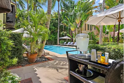 301 Australian Avenue #305, Palm Beach, FL 33480 - Photo 12