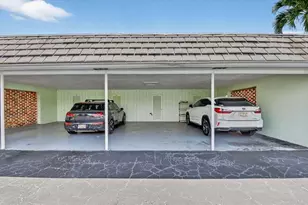 324 Orange Tree Dr, Atlantis, FL 33462 - Photo 2