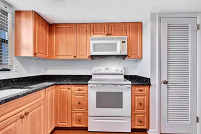 121 Wettaw Lane #211, North Palm Beach, FL 33408 - Photo 6