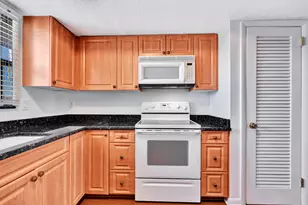 121 Wettaw Ln, North Palm Beach, FL 33408 - Photo 6