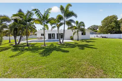 135 SE 28th Court, Boynton Beach, FL 33435 - Photo 56