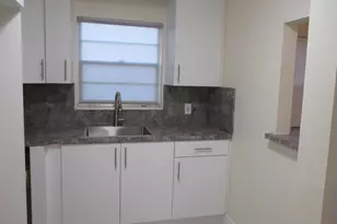 31 Canterbury B, West Palm Beach, FL 33417 - Photo 2