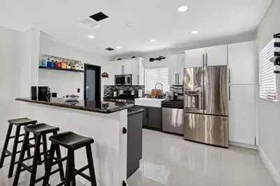 6120 NW 110th Terrace, Hialeah, FL 33012 - Photo 10