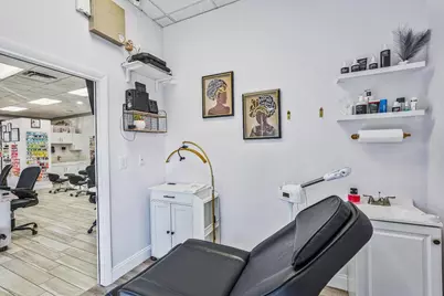 [Address not provided], West Palm Beach, FL 33415 - Photo 8