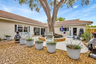 7598 W Country Club Blvd, Boca Raton, FL 33487 - Photo 8