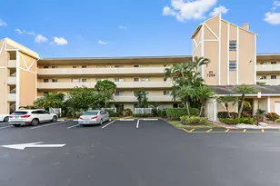 7286 Huntington Ln, Delray Beach, FL 33446 - Photo 2