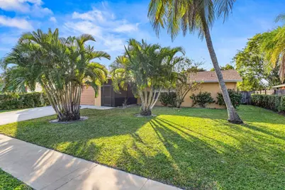 179 Dove Circle, Royal Palm Beach, FL 33411 - Photo 2