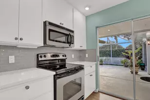 9303 Chapman Oak Ct, Palm Beach Gardens, FL 33410 - Photo 10