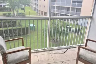 400 Village Green Cir W, Palm Springs, FL 33461 - Photo 6