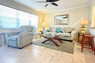 236 Kent N, West Palm Beach, FL 33417 - Photo 4