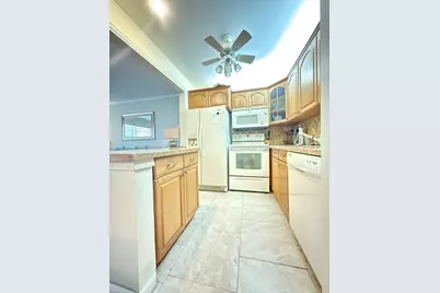 236 Kent N, West Palm Beach, FL 33417 - Photo 8