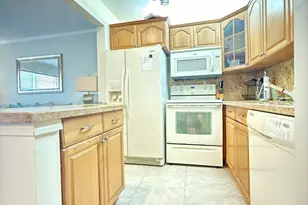 236 Kent N, West Palm Beach, FL 33417 - Photo 8