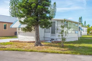 10 De Soto Ln, Port Saint Lucie, FL 34952 - Photo 4