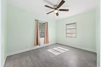 135 E 28th Street, Riviera Beach, FL 33404 - Photo 12