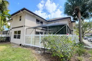 27 Clinton Ct, Royal Palm Beach, FL 33411 - Photo 2