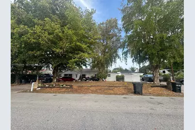 3918 Serubi Avenue, Palm Springs, FL 33461 - Photo 10