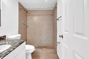 220 Lakeview Dr, Weston, FL 33326 - Photo 34