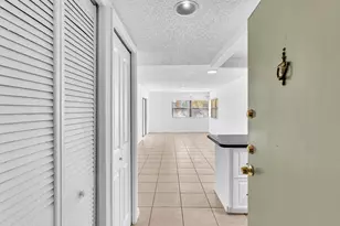 220 Lakeview Dr, Weston, FL 33326 - Photo 2