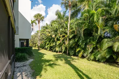 2550 Presidential Way #107, West Palm Beach, FL 33401 - Photo 14