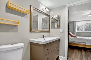 9450 Poinciana Pl, Davie, FL 33324 - Photo 18